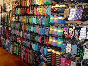 جوراب هم لاکچری شد / قیمت یک جفت جوراب معادل دستمزد ۷ روز یک کارگر! جوراب هم لاکچری شد / قیمت یک جفت جوراب معادل دستمزد ۷ روز یک کارگر!