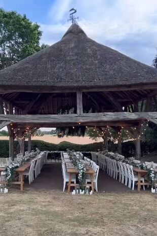 کلبه ۳۹ میلیارد تومانی سلبریتی معروف برای شب عروسی / عکس