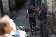 ببینید | تصاویر خشن از مجازات بی‌رحمانه زورگیرها در برزیل توسط مردم؛ زیر گرفتن با ماشین!