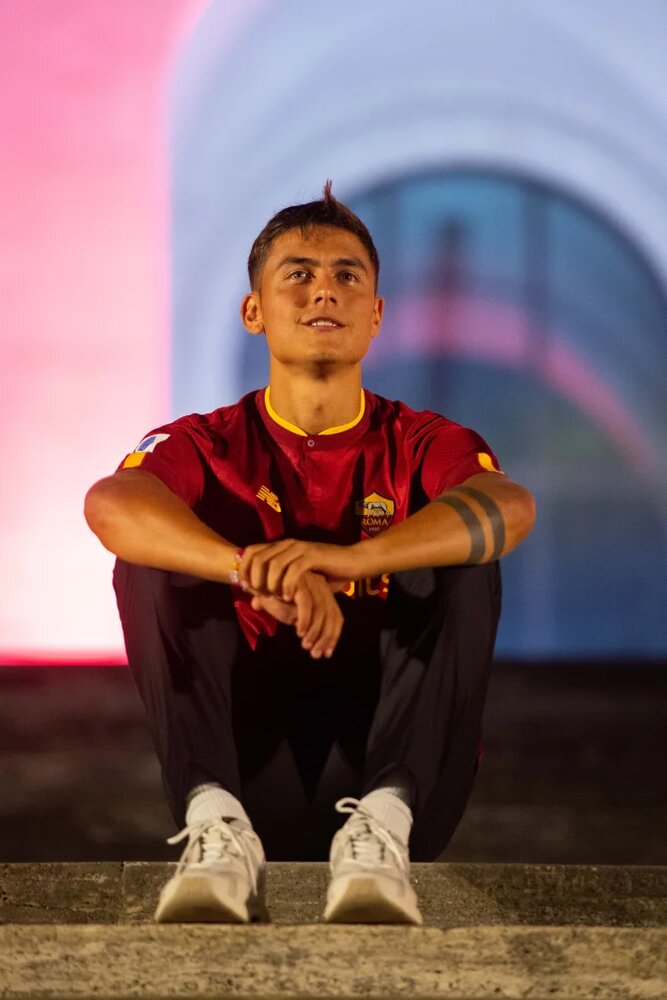 تعطیلی پایتخت برای گلادیاتور جدید قرمزها/عکس