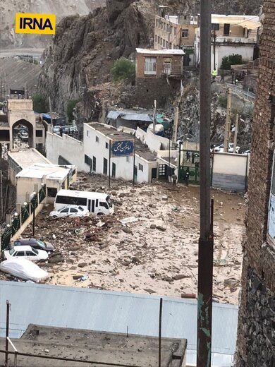 تصاویر دیگری از خسارات رانش زمین و سیلاب در منطقه امامزاده داود
