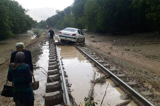 ببینید | زریندشت زیر آب رفت/ خط آهن فیروزکوه غرق شد ببینید | زریندشت زیر آب رفت/ خط آهن فیروزکوه غرق شد