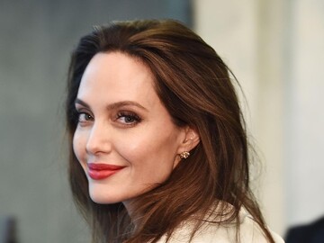 تصاویر | استایل جدید و جنجالی آنجلینا جولی؛ پیژامه! 