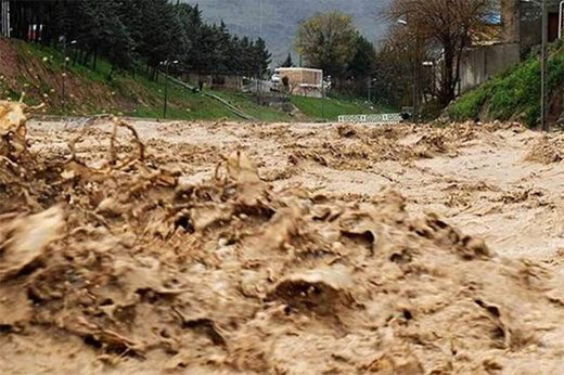 ببینید | هراس و وحشت اهالی روستای فشکور از جاری شدن سیلاب 