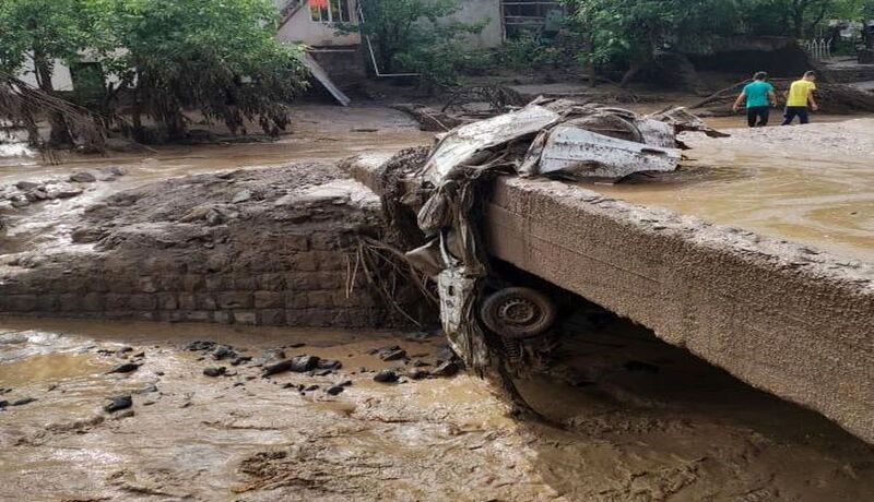خسارت خودروهای مچاله شده در سیل را چه کسی پرداخت می کند؟