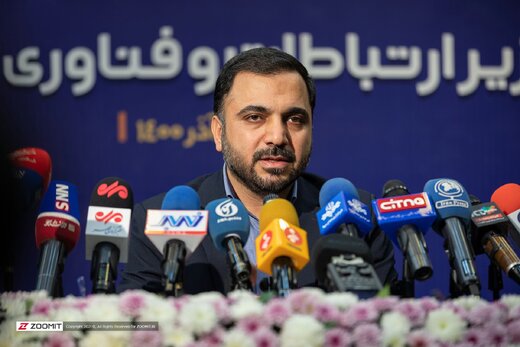 حمله معاون شرکت مخابرات به وزیر ارتباطات: یا نمی دانی 20 میلیون یعنی چه، یا نمی دانی پورت فیبرنوری چیست!