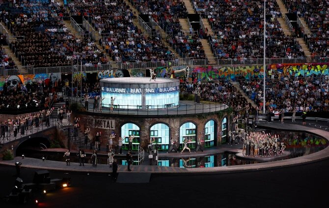 خودروی خاص شاهزاده انگلیس در افتتاحیه مسابقات مشترکالمنافع/عکس