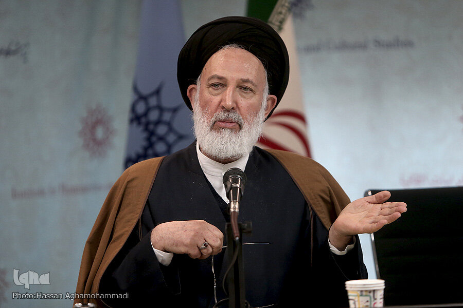 جند درصد مردم نماز جمعه می روند؟ /عضو مجمع مدرسین حوزه علمیه قم پاسخ داد