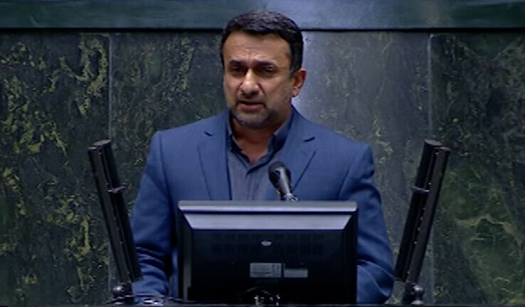 «اخطار قانون اساسی نماینده مجلس» :  سرپرست وزارت کار ، درب را به روی خود بسته و پاسخگو نیست / رئیسی سریع تر وزیر معرفی کند