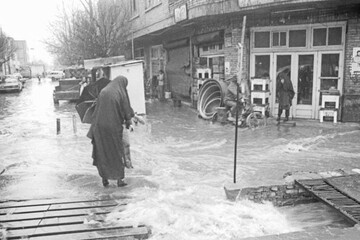 ببینید | عکس‌های نوستالژیک سیل تهران در دهه ۶۰