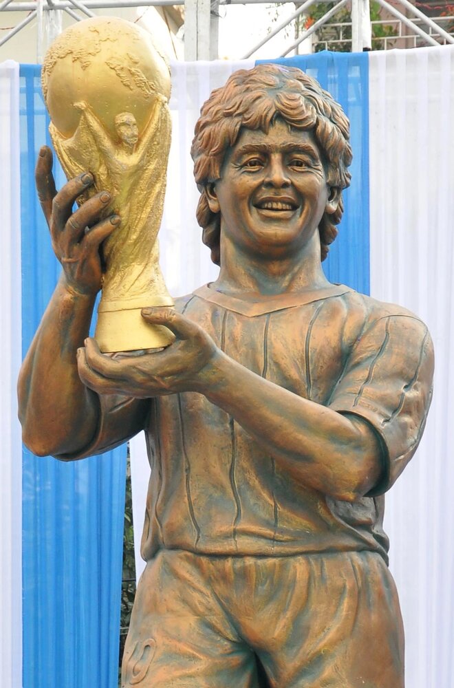 دیگو مارادونا در نقش بروسلی و استالونه!/عکس