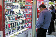 پارازیت گرانی در بازار گوشی همراه / واردکنندگان نگران تامین ارز هستند