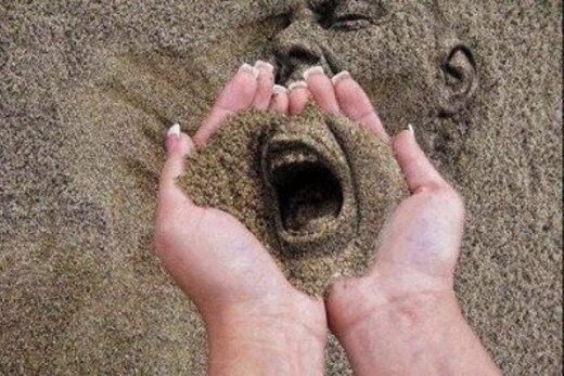 دولت زیر تعهدش زده؛ کالا برگ نمی دهد / دولت باید حد تابآوری جامعه را لحاظ کند