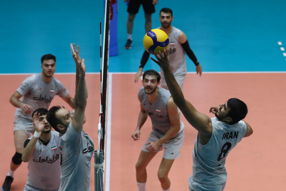 شما بهجای بهروز عطایی؛میتوانستید کسی را خط بزنید؟