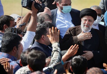 رئیسی هنوز انتظارات مردم را تامین نکرده / او هم از وضع موجود رنج می برد رئیسی هنوز انتظارات مردم را تامین نکرده / او هم از وضع موجود رنج می برد