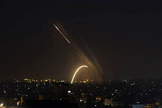 ببینید | شروع جنگ راکتی در غزه؛ فعال شدن کنبد آهنین در سرزمین‌های اشغالی