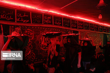 آیین سنتی سینی گردانی حضرت قاسم (ع)