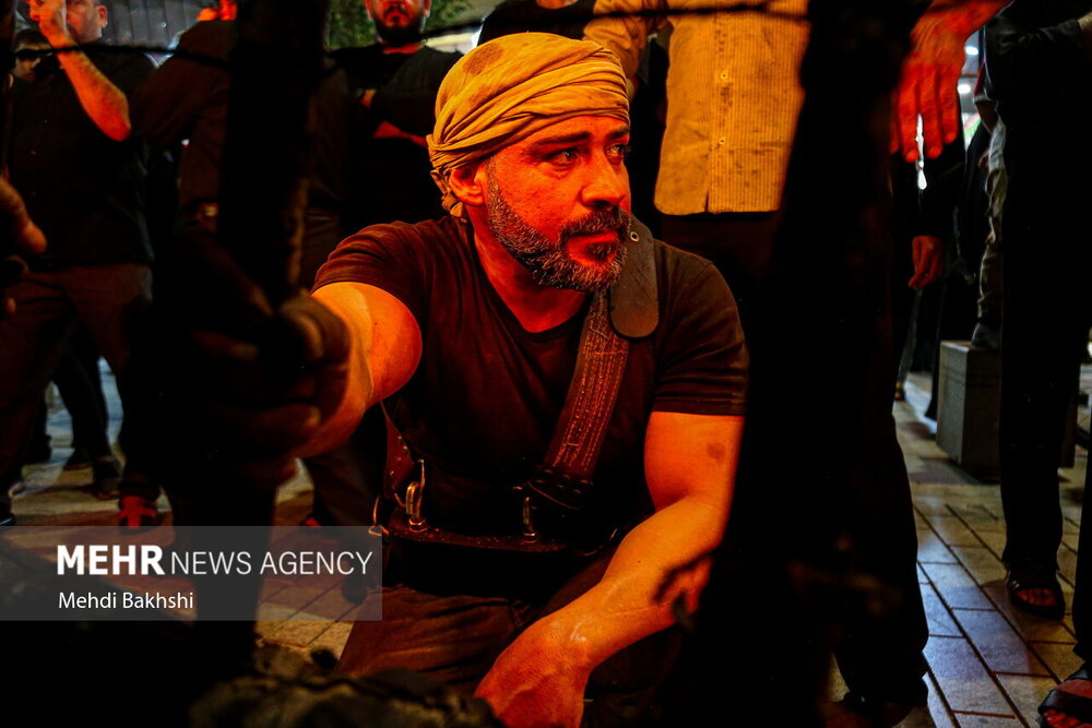 آیین مشعل گردانی نجفی‌های مقیم قم