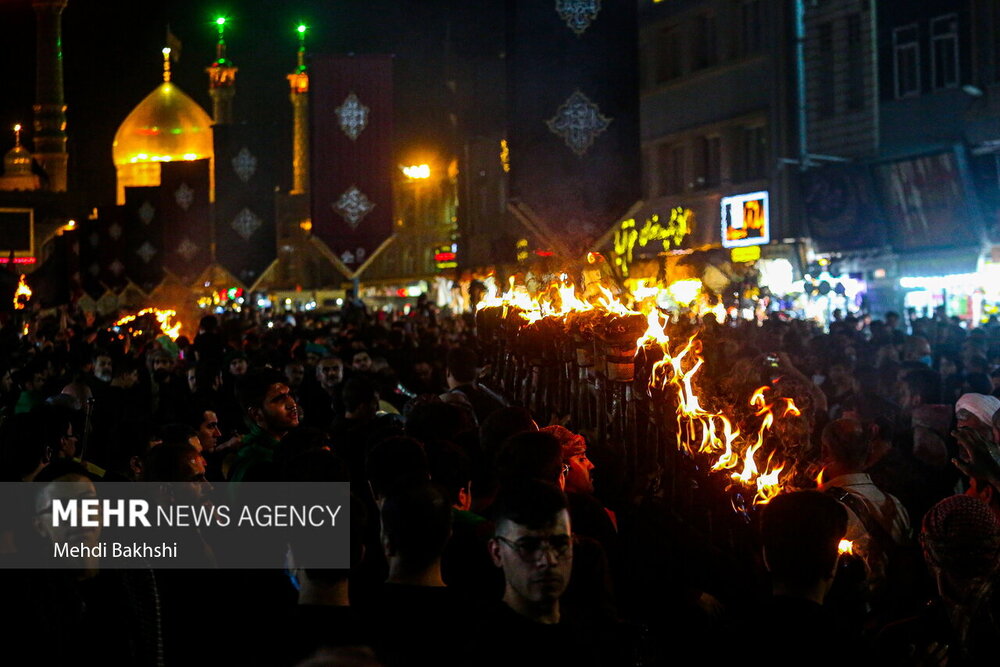 آیین مشعل گردانی نجفی‌های مقیم قم