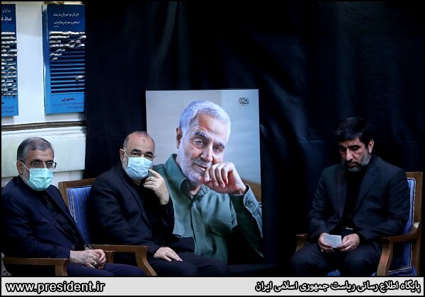 عکس های فرمانده کل سپاه با لباس شخصی کنار رئیسی