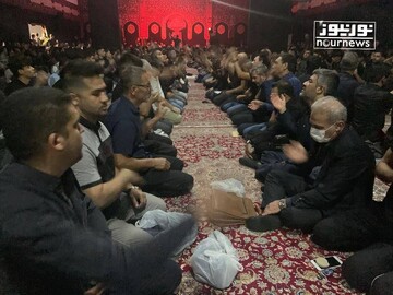 مذاکره‌ کنندگان ایرانی در مجلس عزاداری سالار شهیدان در مرکز اسلامی وین