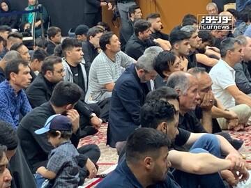 مذاکره‌ کنندگان ایرانی در مجلس عزاداری سالار شهیدان در مرکز اسلامی وین