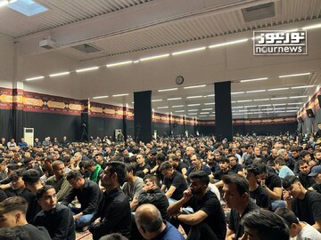 مذاکره‌ کنندگان ایرانی در مجلس عزاداری سالار شهیدان در مرکز اسلامی وین