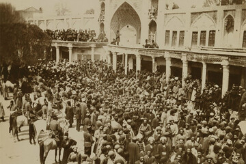 عکس | ‏مراسم روضه محرم در یک خانه در دوره قاجار