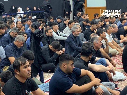 مذاکره‌ کنندگان ایرانی در مجلس عزاداری سالار شهیدان در مرکز اسلامی وین