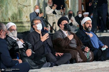 سوگواری سیدحسن خمینی در شب عاشورای حسینی+تصاویر