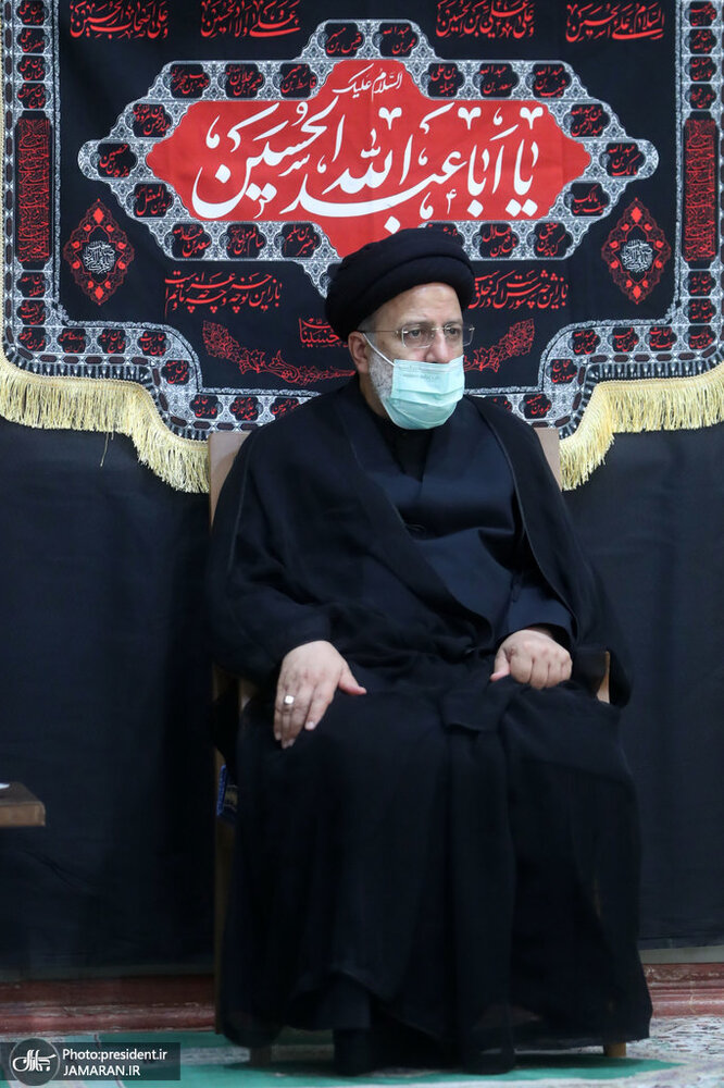 مراسم سوگواری شب عاشورای حسینی با حضور رئیسی + عکس ها