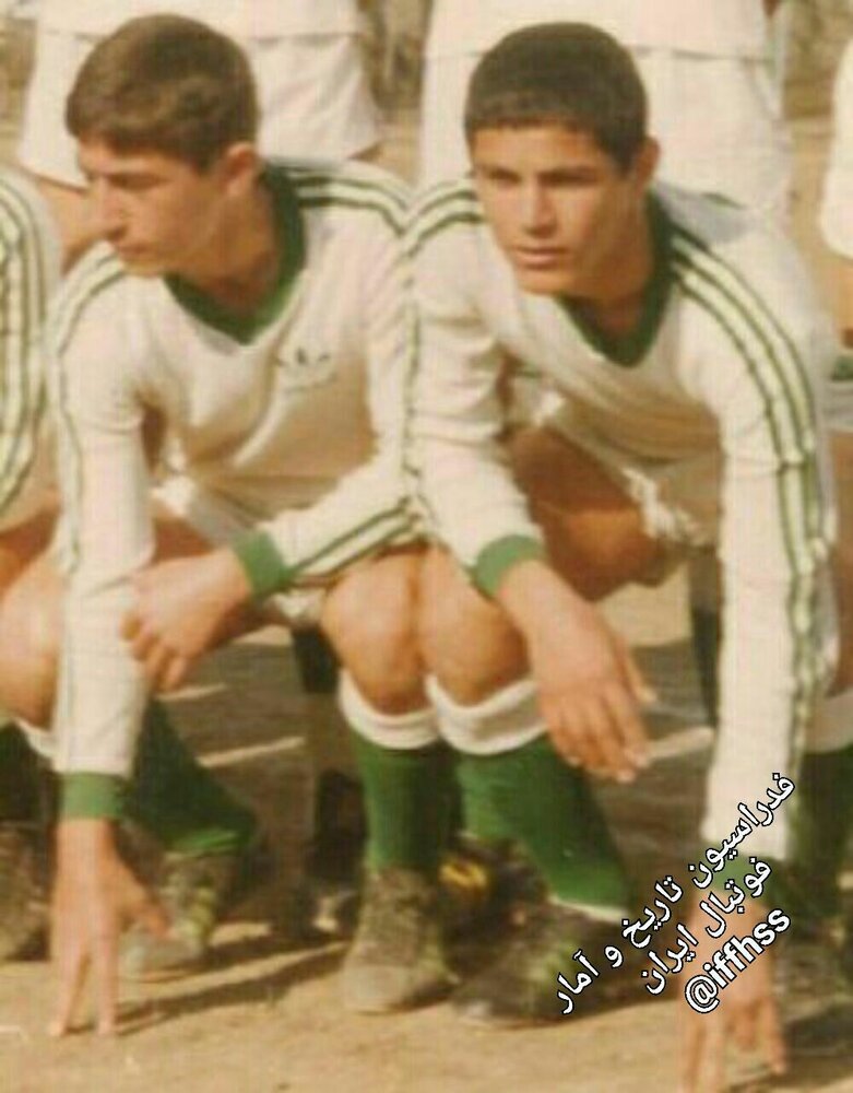 تصویری از 2 بچه محل فوتبالیست در سال ۵۹/ عکس