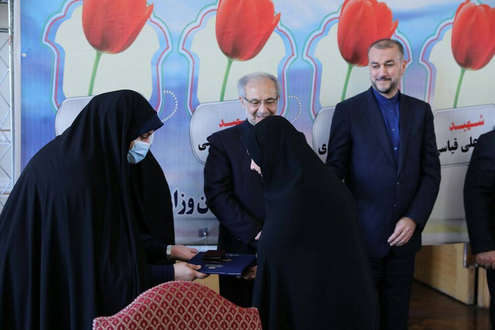 برگزاری مراسم سالگرد شهدای گرانقدر مزارشریف در وزارت خارجه