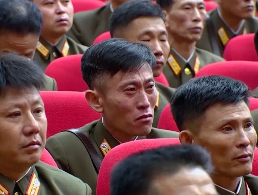 رهبر کره شمالی اشک همه را درآورد!/عکس