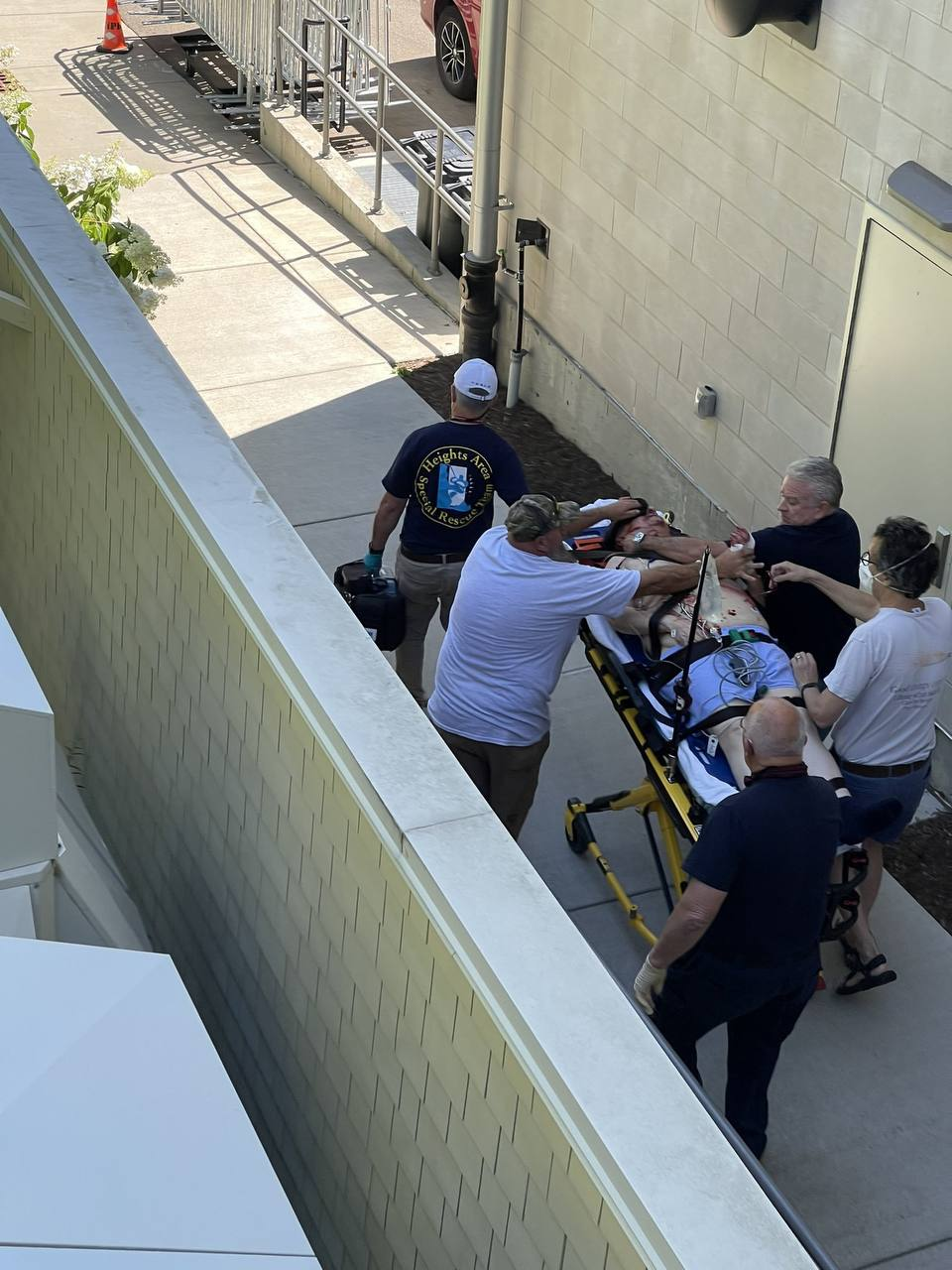 وضعیت سلمان رشدی، ناپایدار گزارش شد