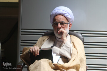 دری نجفآبادی : ۵ سال گریه میکنم / به روز سیاه نشستهایم دری نجفآبادی : ۵ سال گریه میکنم / به روز سیاه نشستهایم