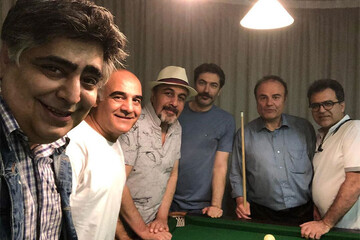 عکس | قابی نوستالژیک از بازیگران سینمای ایران؛ تیپ جالب پارسا پیروزفر