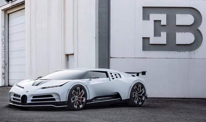 چرا نمیتوان روی ماشین افسانهای رونالدو قیمت گذاشت؟ / عکس