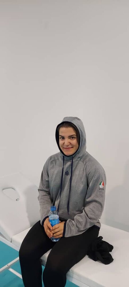 دختر وزنه‌بردار ایرانی موهایش را کوتاه کرد!