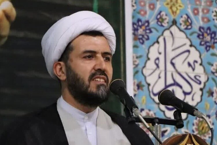 خطیب جمعه ملایر : سردار شهید همدانی سودای خدمت بر سر داشت، شما سودای جنایت بر سر دارید