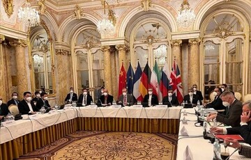روزنامه همشهری: حفظ گارد بسته ایران در مذاکرات، غرب را به آخرین سنگر سقوط برده؛ پیروزی نزدیک است