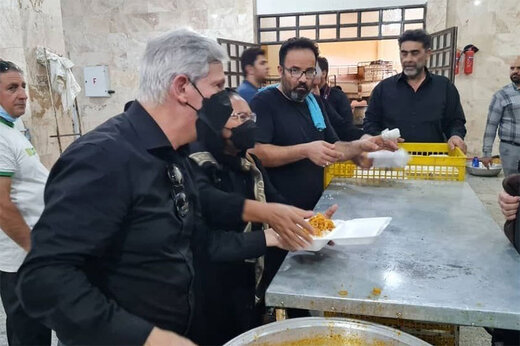 ببینید | حضور سفیر برزیل و بولیوی در آشپزخانه یک هیئت