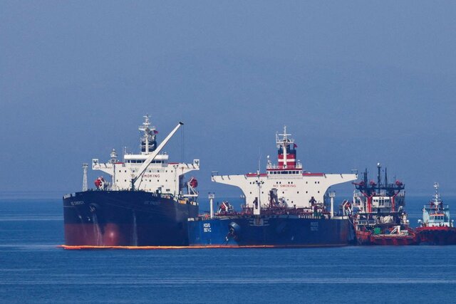 رویترز: نفت‌ ایران بارگیری شد/ "لانا" آماده ترک یونان 