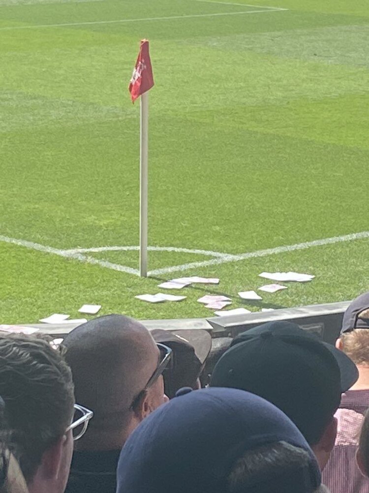 خشم باورنکردنی علیه ستاره جدید قرمزها/عکس