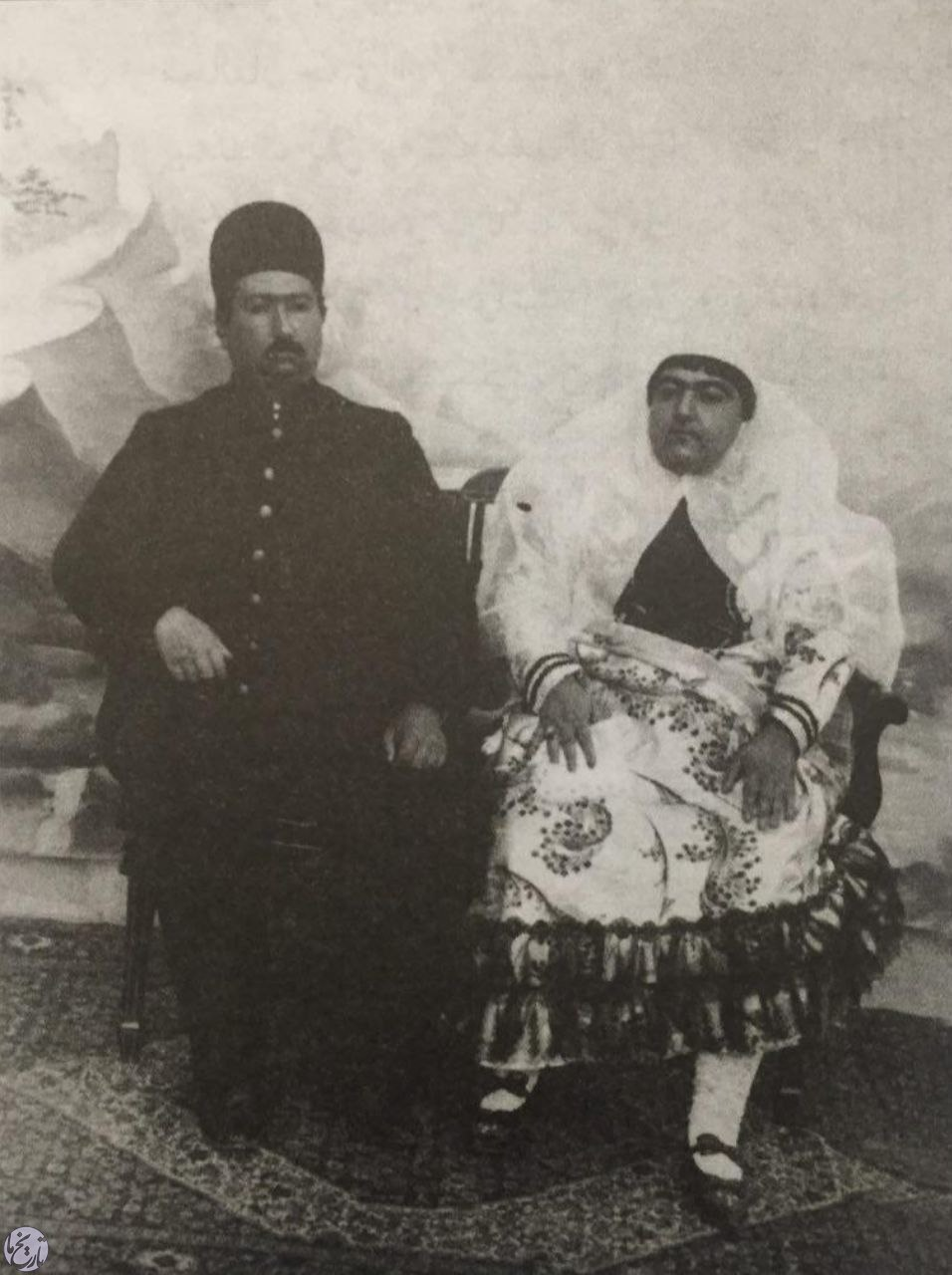  عکسی کمتر دیده شده و جالب از محمدعلی‌شاه قاجار و همسرش ملکه جهان