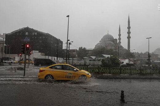 ببینید | استانبول پس از باران شدید غرق شد