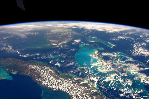 عکس | هلال زمین از نگاه فضانوردان؛ البته نیم قرن پیش!