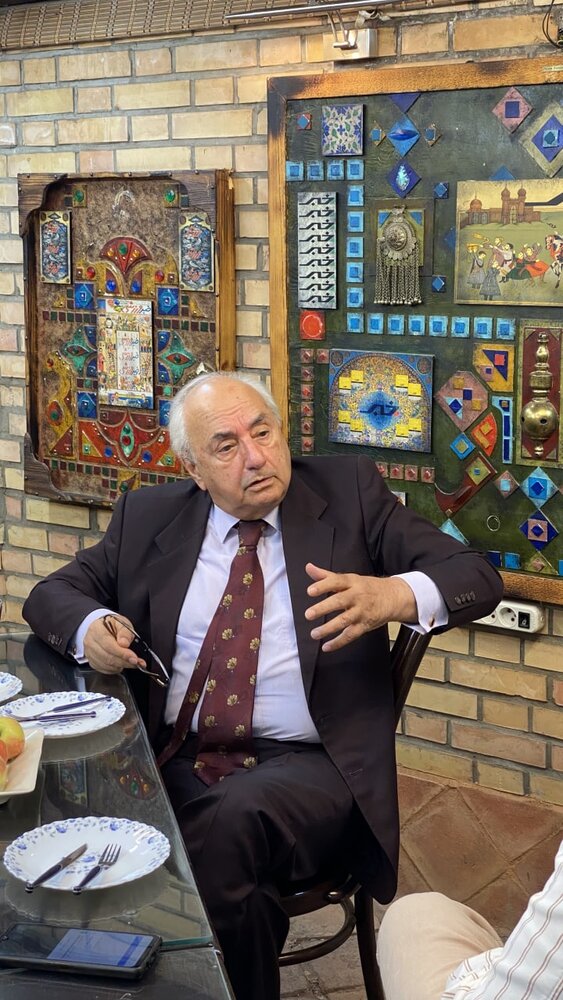 مجلسی: مخالفان شفافیت همان مخالفان گفتگو هستند/ آنهایی که به گفتگو احساس نیاز نمیکنند ماندگار نیستند