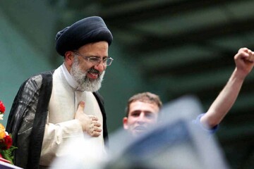  منتجب‌نیا : رئیسی ، سرزده میان مردم برود ، انتقادهای مردم از دولتش را می شنود /  گویا انتقاد در صدا سیما تنها مخصوص دولت روحانی بود