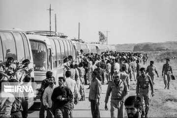 بازگشت پرستوها؛ تصاویری منتشر نشده از ورود آزادگان به میهن